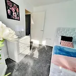 Luxury Coastal Retreat Tatil Evi